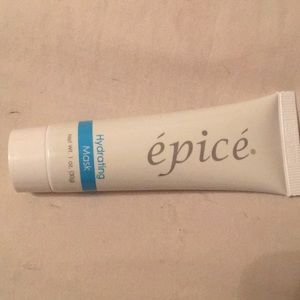 Hydrating face mask